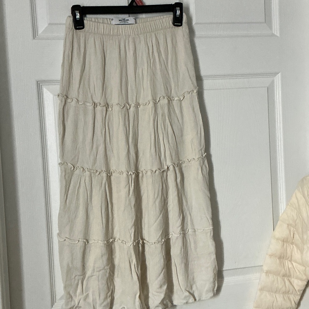 Hollister cream maxi skirt
